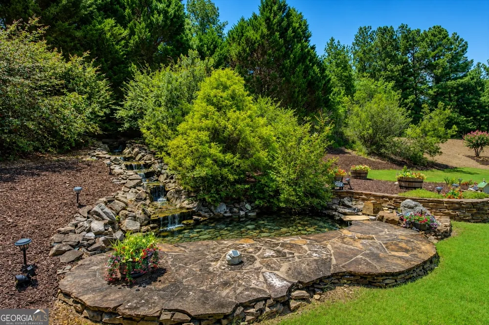 249 Graves RD Acworth, GA 30101