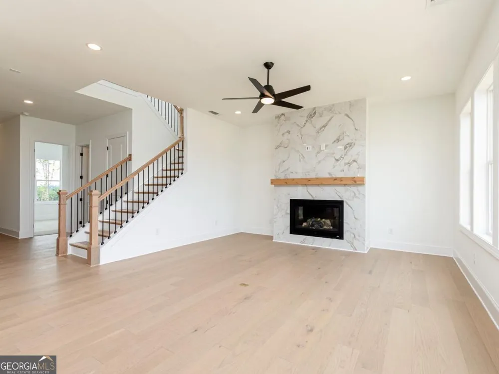 1134 Winding Branch DR Canton, GA 30114