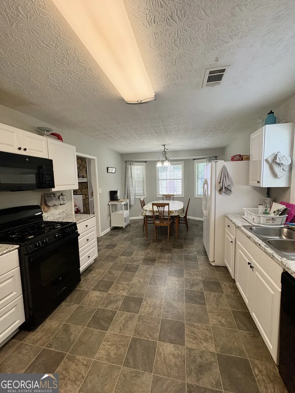 7651 Antebellum LN Riverdale, GA 30274