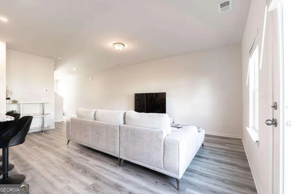 1135 Chastain DR Sugar Hill, GA 30518