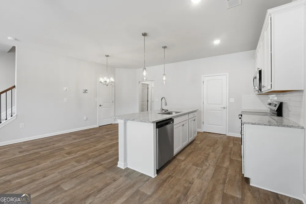 3633 PARKWAY JAMES DR Snellville, GA 30039