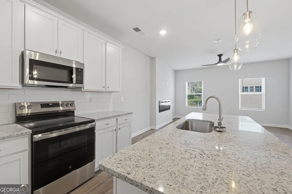 3633 PARKWAY JAMES DR Snellville, GA 30039