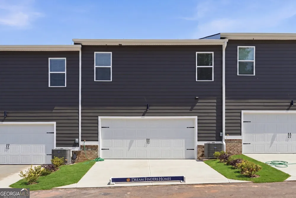 3633 PARKWAY JAMES DR Snellville, GA 30039
