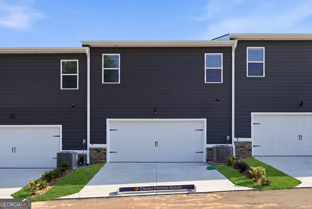 3639 PARKWAY JAMES DR Snellville, GA 30039