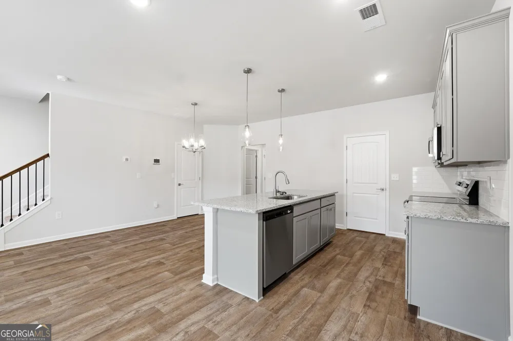 3639 PARKWAY JAMES DR Snellville, GA 30039