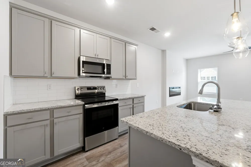 3639 PARKWAY JAMES DR Snellville, GA 30039
