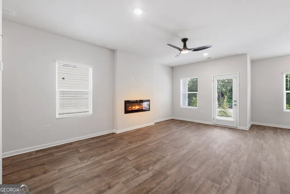3648 PARKWAY JAMES DR Snellville, GA 30039