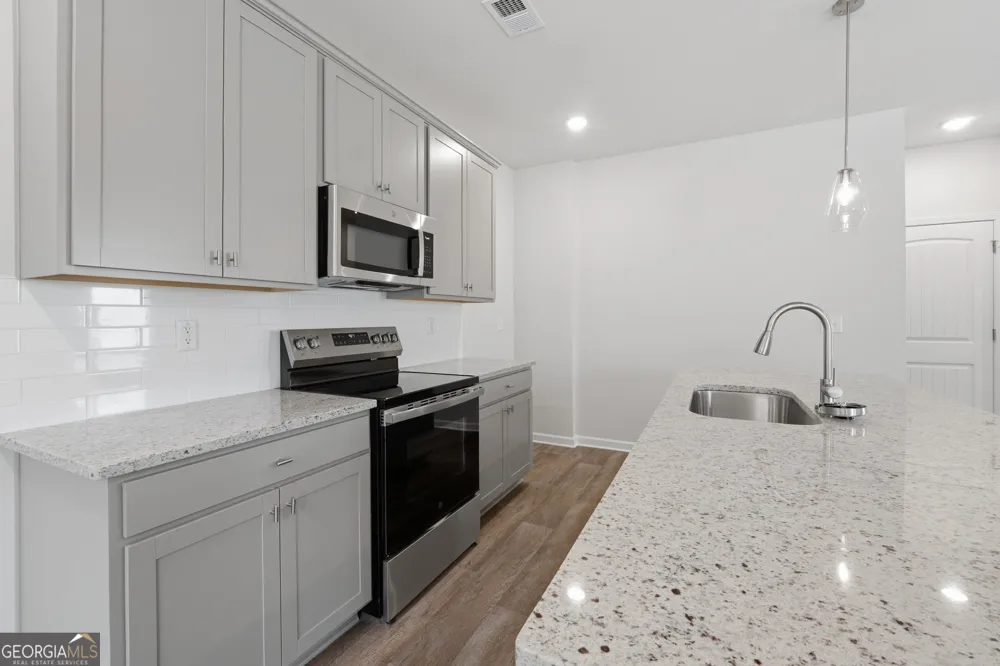 3648 PARKWAY JAMES DR Snellville, GA 30039