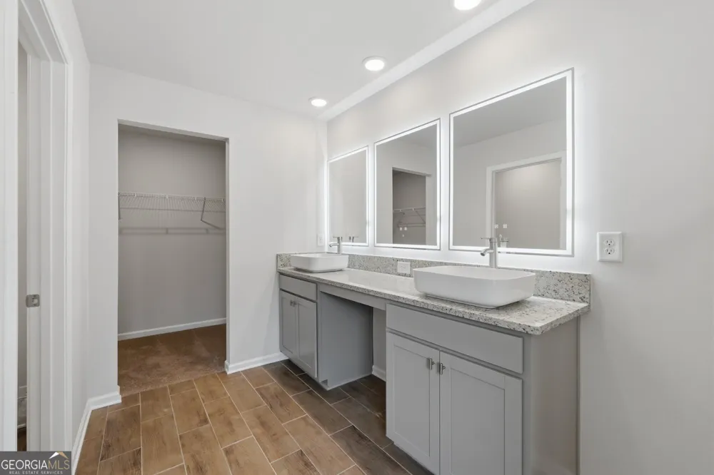 3648 PARKWAY JAMES DR Snellville, GA 30039