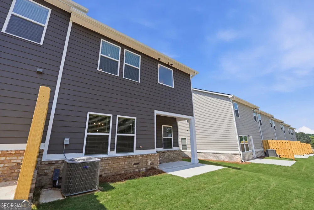3648 PARKWAY JAMES DR Snellville, GA 30039