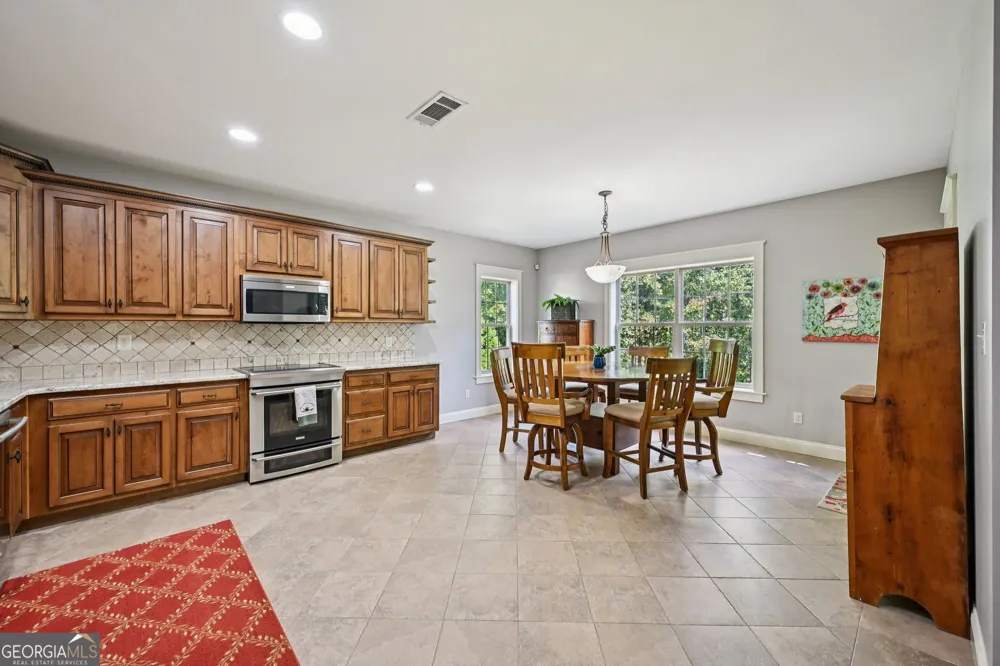 395 Beaumont Farms DR Sharpsburg, GA 30277