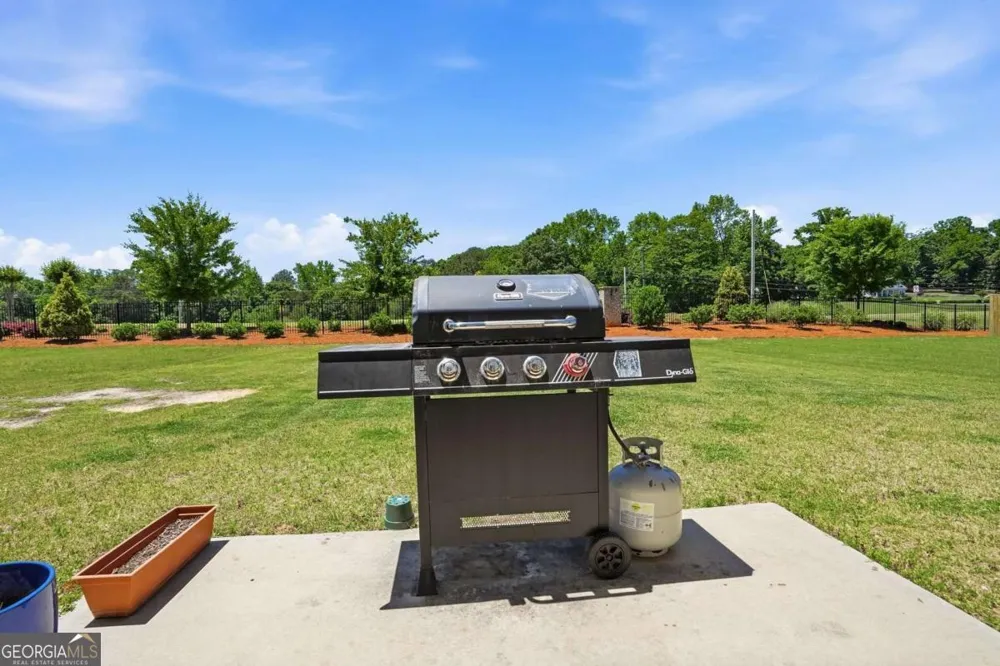 65 Knightsbridge LN Winder, GA 30680