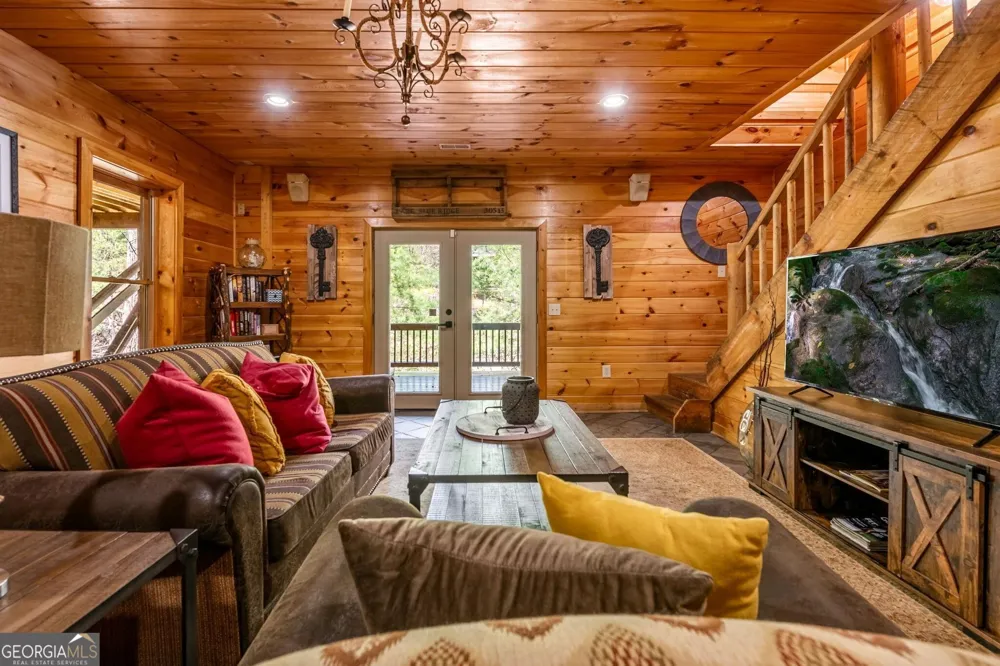 1820 Shady Falls RD Blue Ridge, GA 30513
