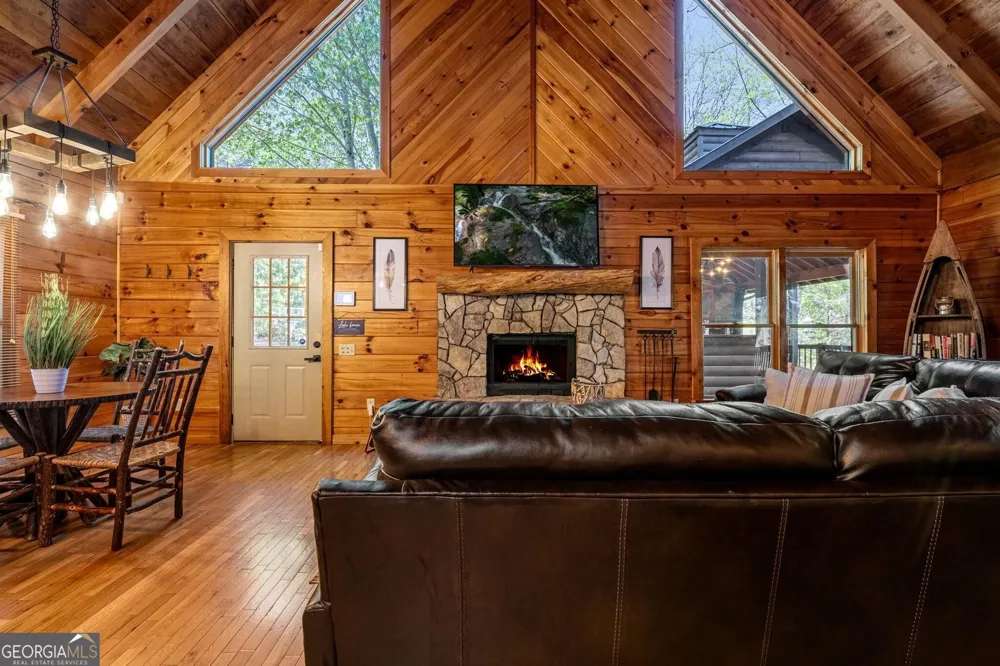 1820 Shady Falls RD Blue Ridge, GA 30513