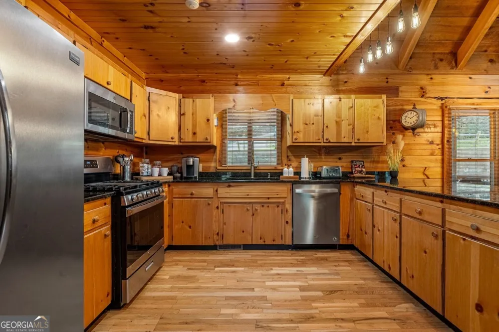 1820 Shady Falls RD Blue Ridge, GA 30513