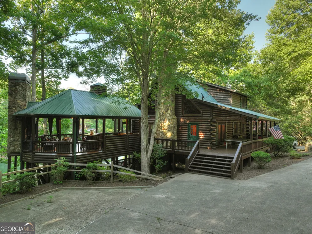 1820 Shady Falls RD Blue Ridge, GA 30513