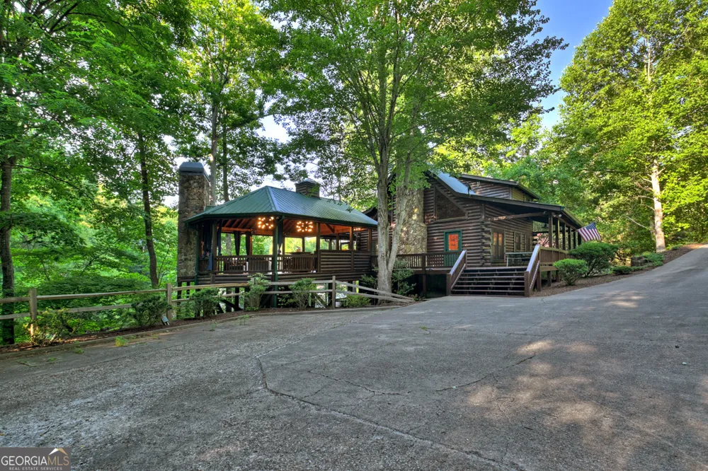 1820 Shady Falls RD Blue Ridge, GA 30513