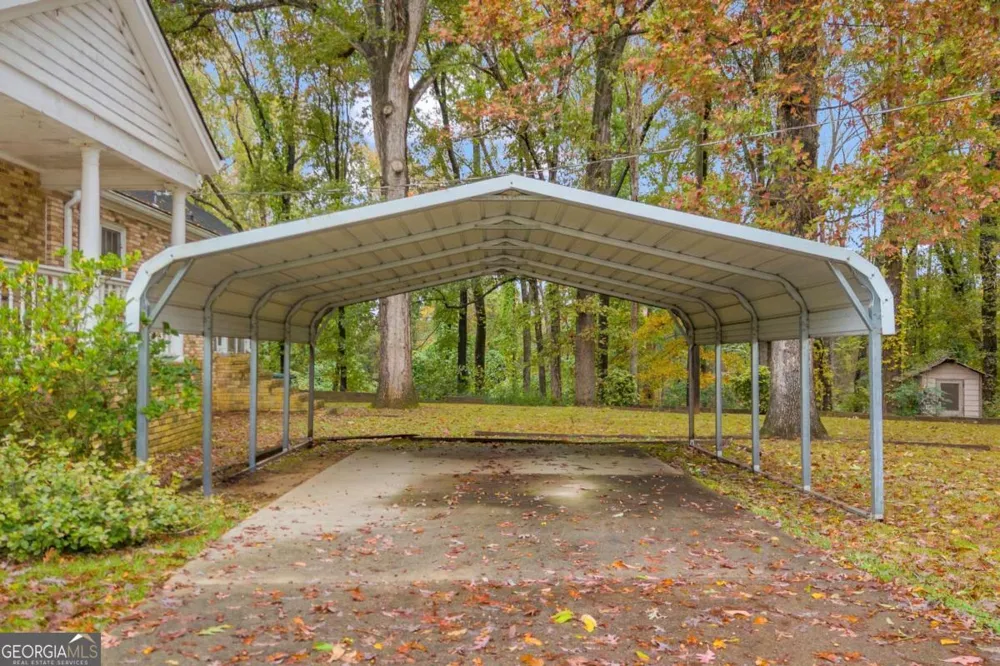 625 Ila RD Commerce, GA 30529