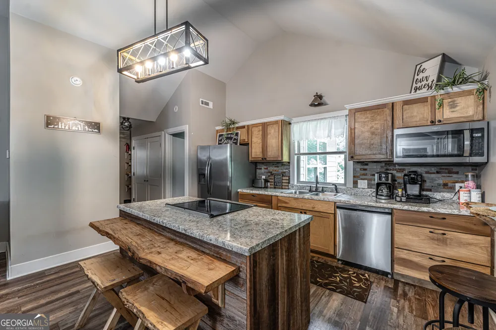 1437 Ben Mosley CIR Summerville, GA 30747