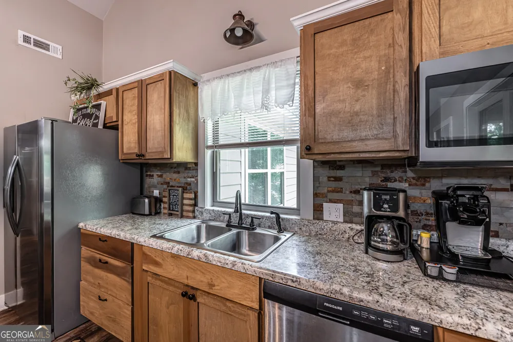 1437 Ben Mosley CIR Summerville, GA 30747