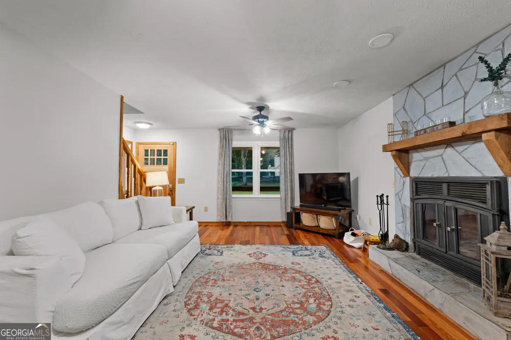 318 Teasley TRL Moreland, GA 30259