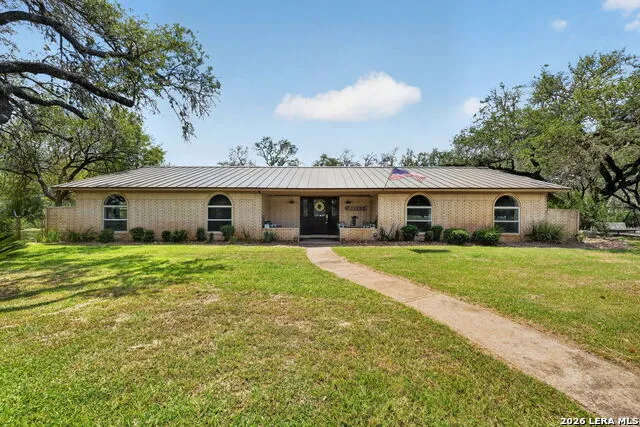 101 Cynthia Pleasanton, TX 78064