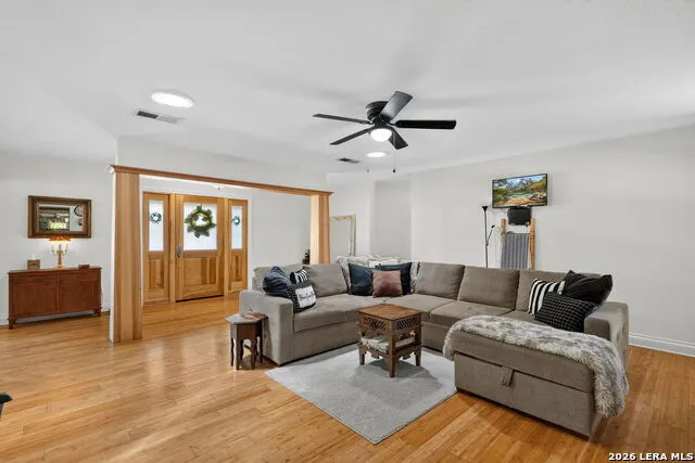 101 Cynthia Pleasanton, TX 78064