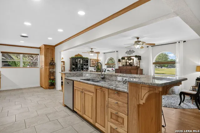 101 Cynthia Pleasanton, TX 78064