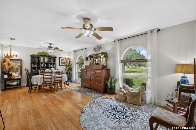 101 Cynthia Pleasanton, TX 78064