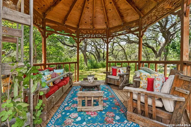 101 Cynthia Pleasanton, TX 78064