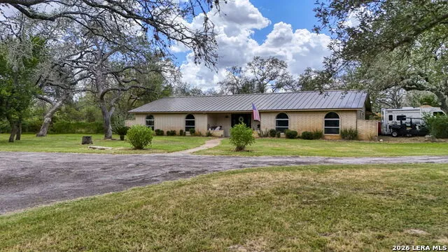 101 Cynthia Pleasanton, TX 78064