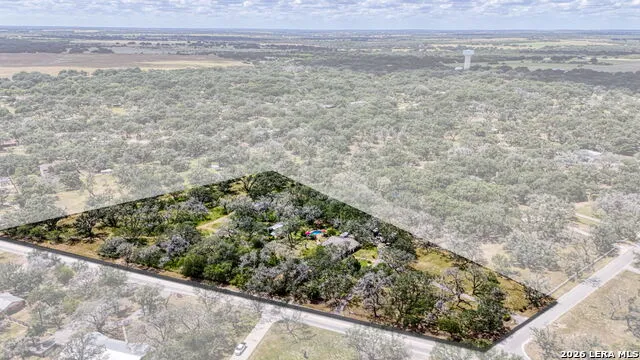 101 Cynthia Pleasanton, TX 78064