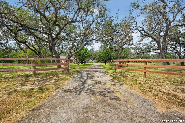 101 Cynthia Pleasanton, TX 78064