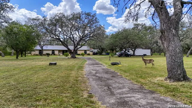 101 Cynthia Pleasanton, TX 78064