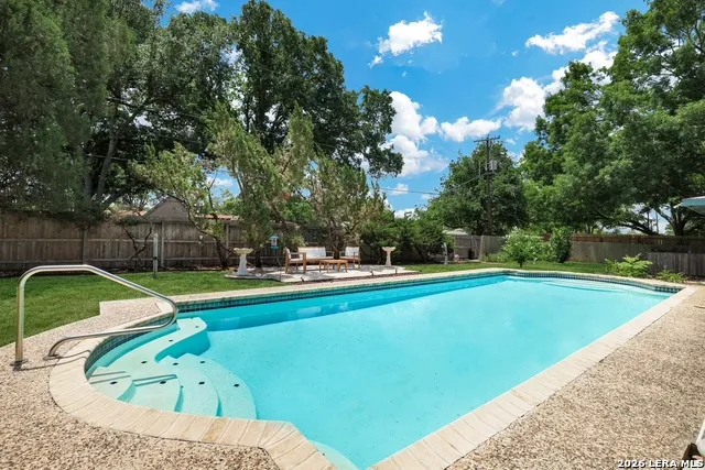 204 Gardenview Castle Hills, TX 78213