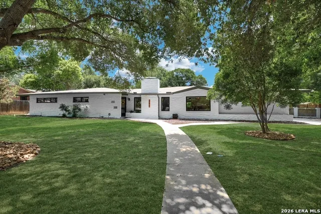 204 Gardenview Castle Hills, TX 78213
