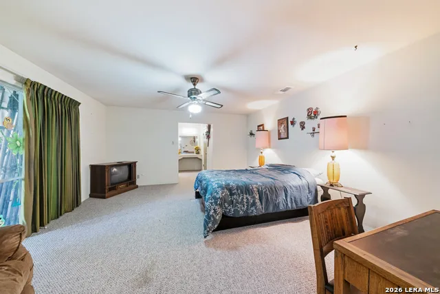 210 KIMBERLY DR Universal City, TX 78148