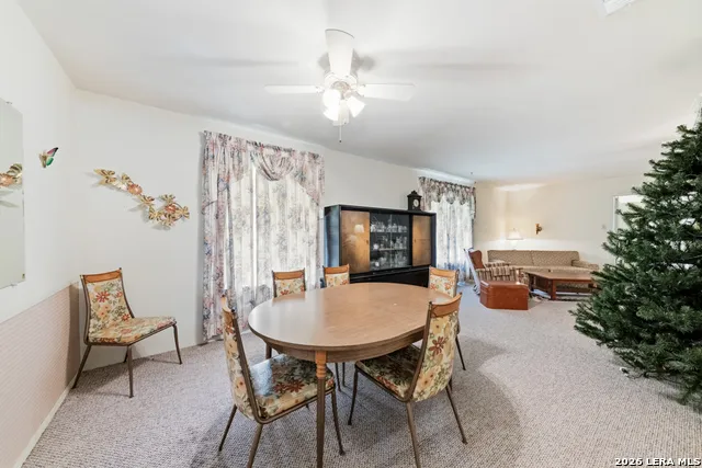 210 KIMBERLY DR Universal City, TX 78148