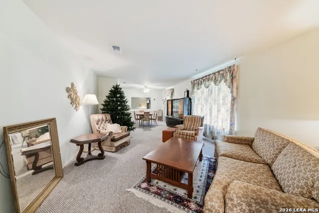 210 KIMBERLY DR Universal City, TX 78148