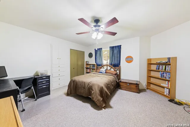210 KIMBERLY DR Universal City, TX 78148