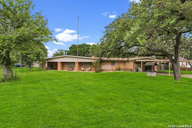 210 KIMBERLY DR Universal City, TX 78148