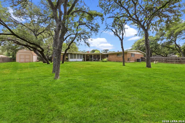 210 KIMBERLY DR Universal City, TX 78148
