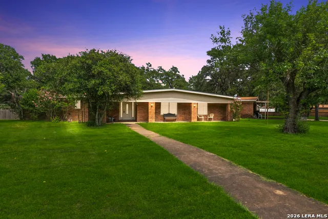 210 KIMBERLY DR Universal City, TX 78148