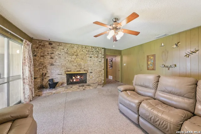 210 KIMBERLY DR Universal City, TX 78148