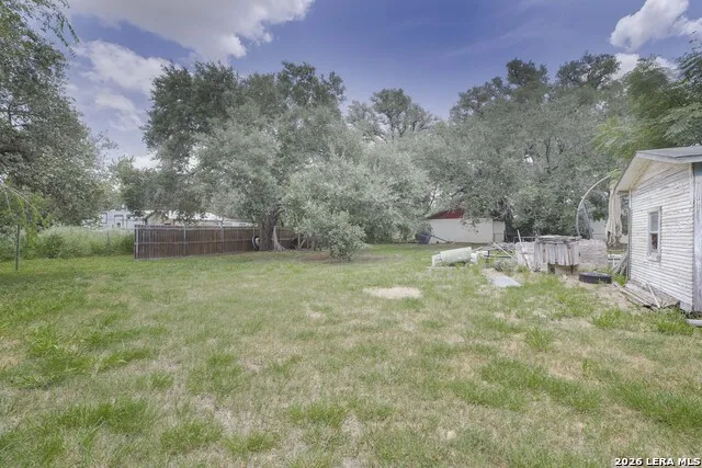 623 San Antonio Street Pleasanton, TX 78064