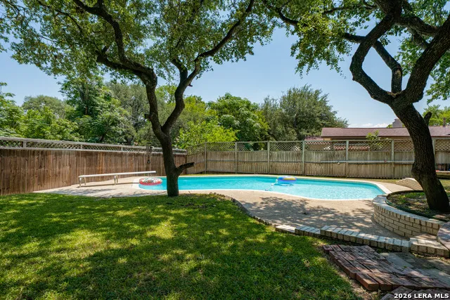 606 Cordoba Dr Universal City, TX 78148