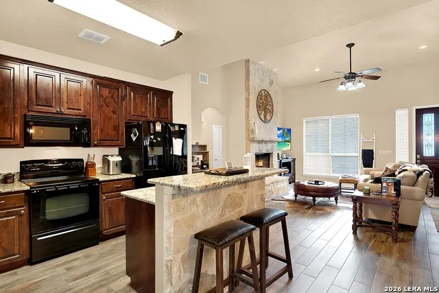 101 Hickory Run La Vernia, TX 78121