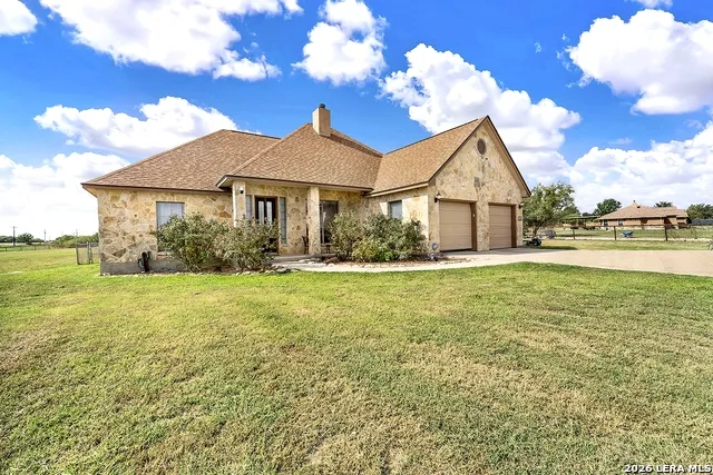 101 Hickory Run La Vernia, TX 78121