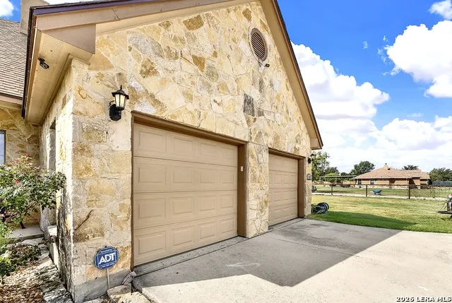 101 Hickory Run La Vernia, TX 78121