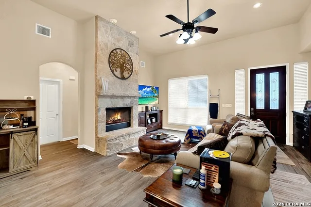 101 Hickory Run La Vernia, TX 78121